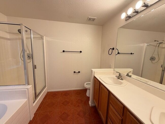 Building Photo - This proeprty has been shown before and will be leased to the first qualified applicant. To sched...
