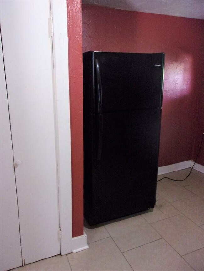 Building Photo - 2 BED 1 BATH HOME WESTLAWN PARK ADDITION OF NW OKC