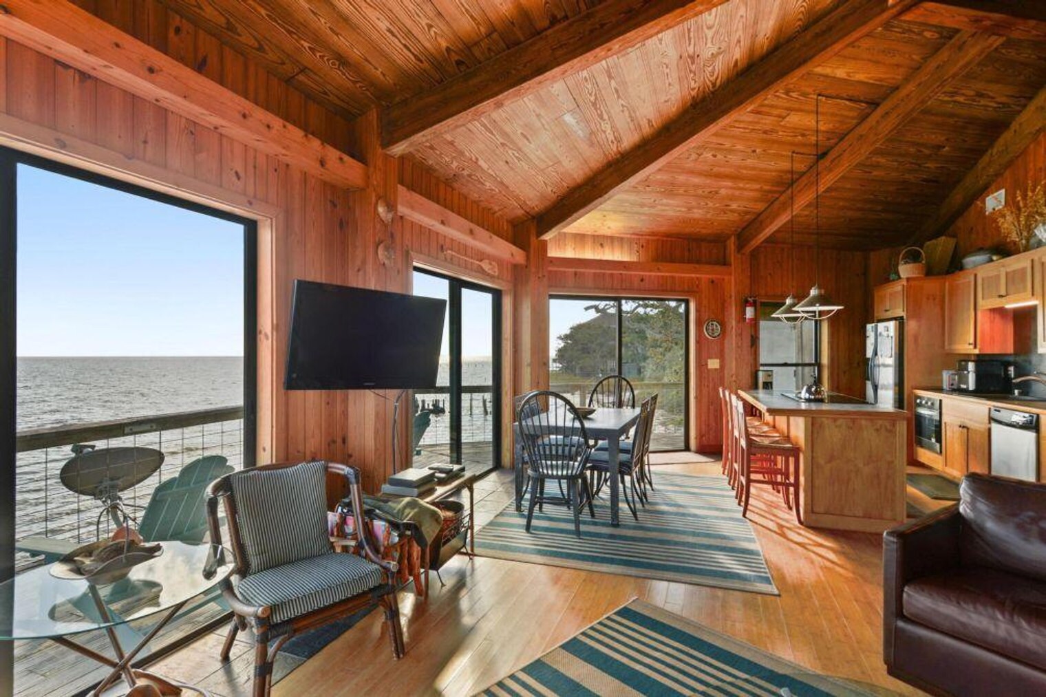 Building Photo - 6001 Belle Fontaine Dr