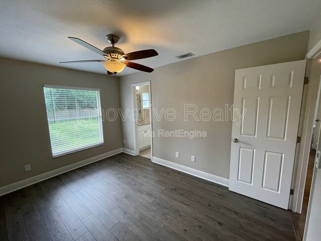 Building Photo - 6518 Cocos Dr