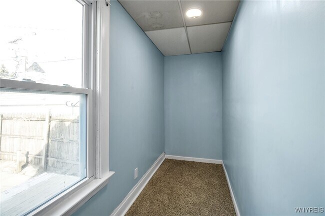 Building Photo - 990 Hertel Ave