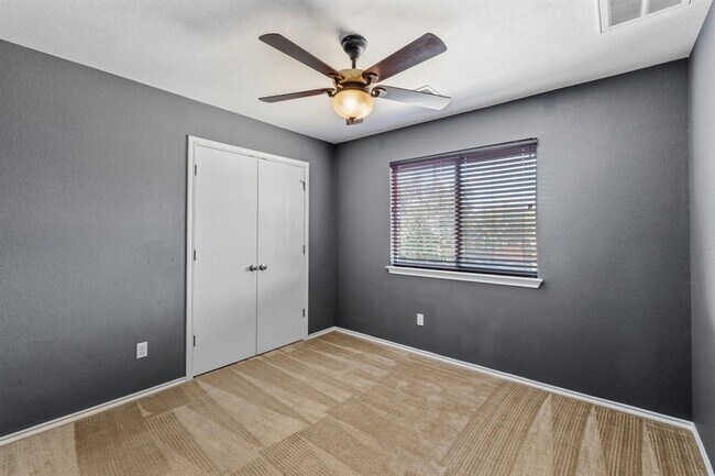 Building Photo - 4400 Belfield Ln
