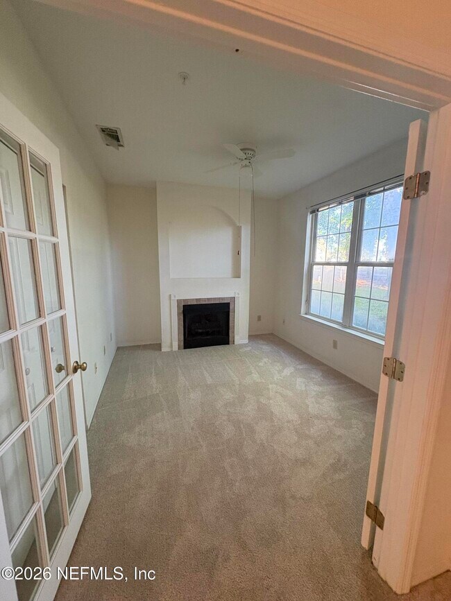 Building Photo - 13810 Sutton Park Dr N