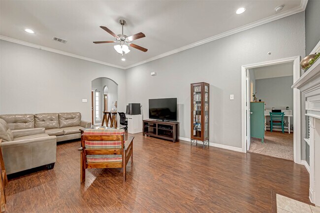 Building Photo - 7905 Livingston St