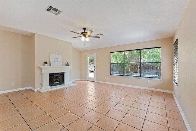 Building Photo - 1208 Lochaline Loop