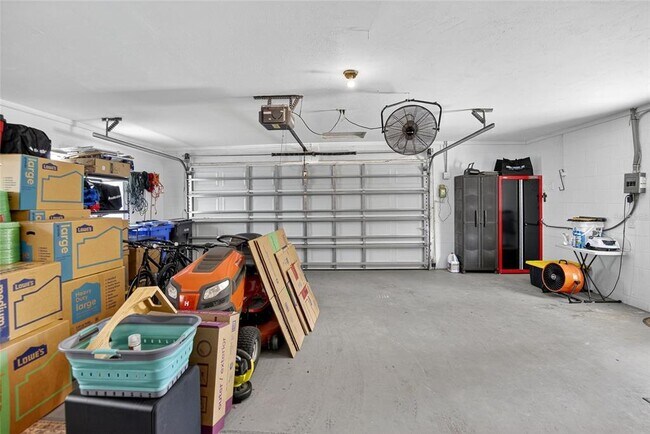 Building Photo - 1601 Alder Way