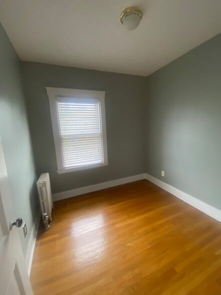 Building Photo - 13 Saint James St