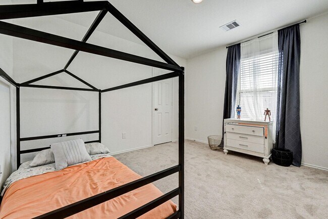 Building Photo - 1702 Campos Ct