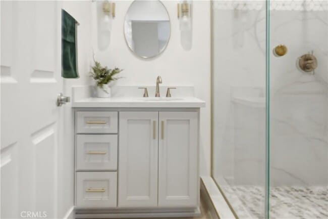 Building Photo - 215 E 2nd St