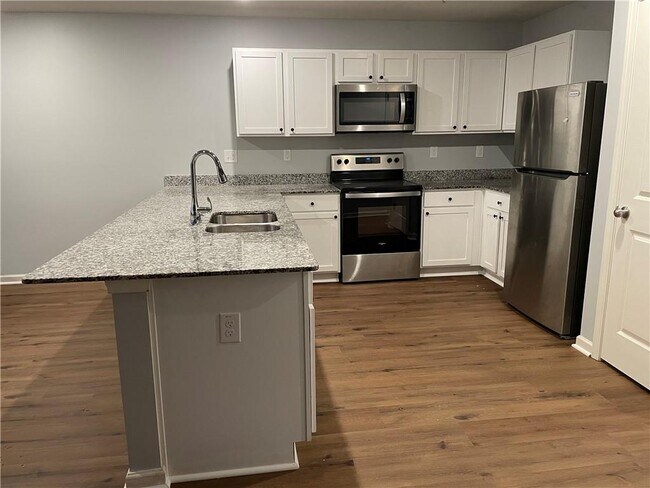 Building Photo - 38 Oxford Ln