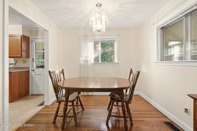 Building Photo - 415 N Hite Ave