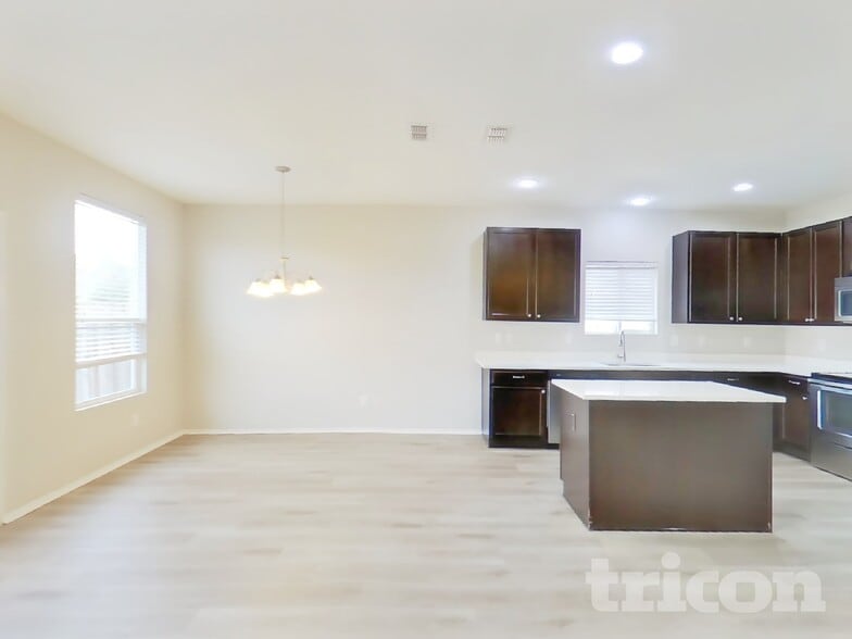 Building Photo - 115 Abelia Dr