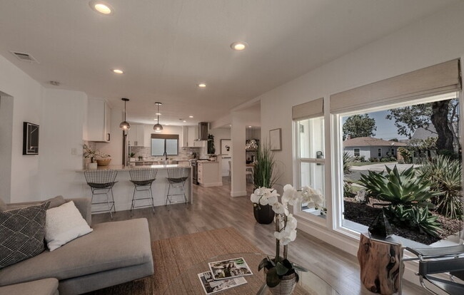 Building Photo - 3914 Somerset Dr