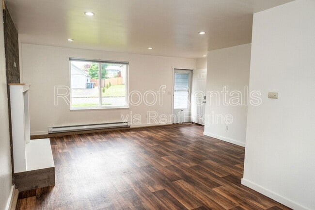 Building Photo - 4917 35th St NE