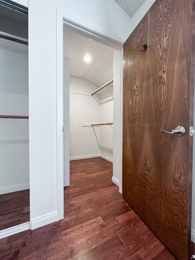Building Photo - Spacious, Two-Story Townhouse In Prime San...