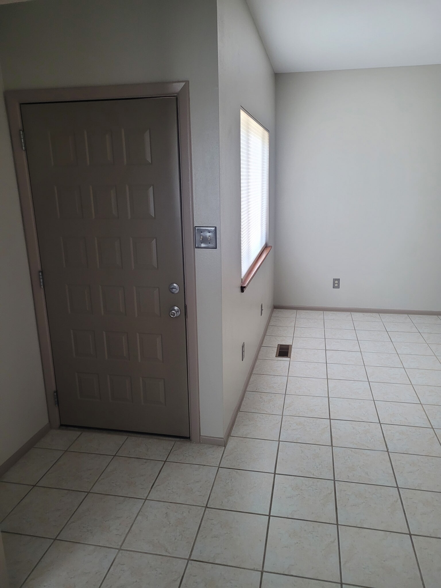 Building Photo - 1319 Pacheco Ct