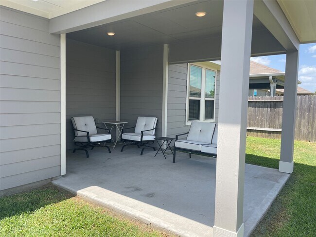 Building Photo - 25511 Northpark Lake Dr