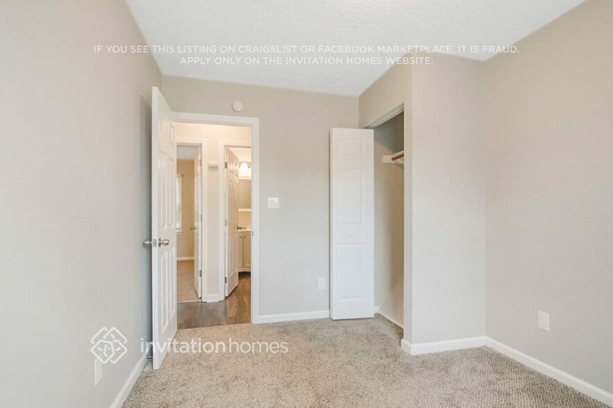 Building Photo - 3711 Phillips Way W