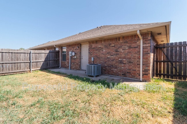 Building Photo - 4329 Edinburg Way