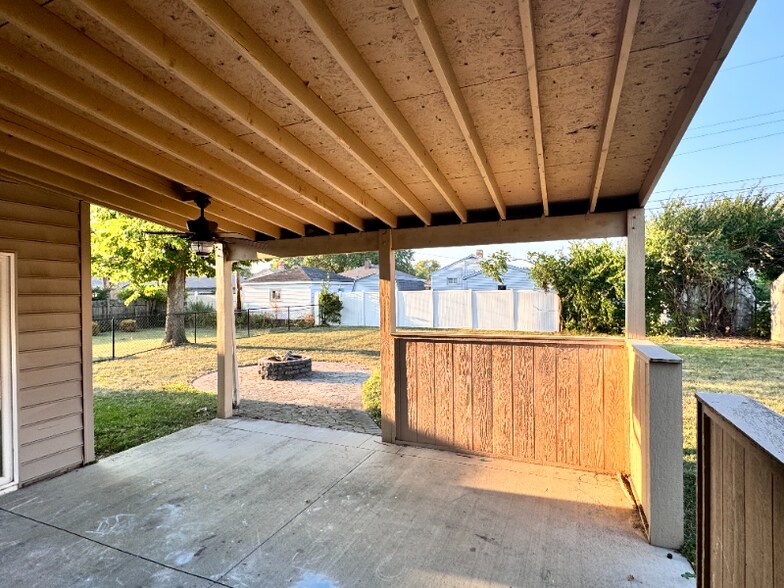 Building Photo - 5101 Oak Ave