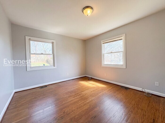 Building Photo - 7730 Emerson Rd