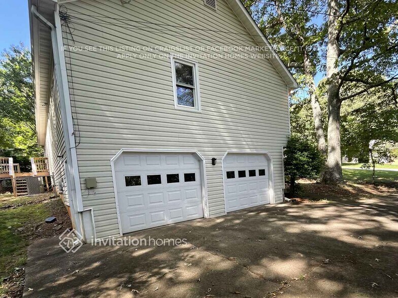 Building Photo - 202 Valley Brook Dr