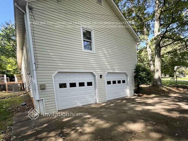 Building Photo - 202 Valley Brook Dr