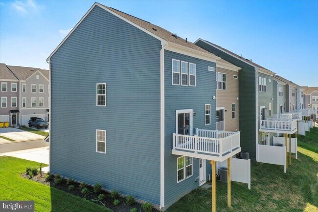 Building Photo - 64 Stafford Pl