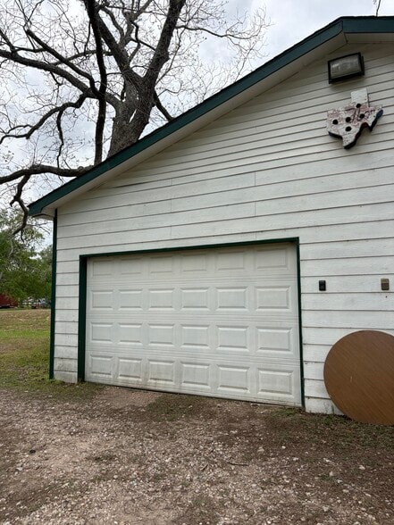 Building Photo - 3330 Band Rd