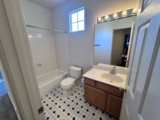 Building Photo - 10427 Chadwell Dr