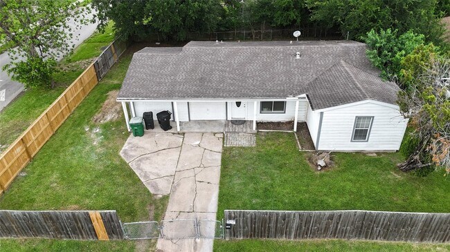 Building Photo - 5103 Willow Glen Dr