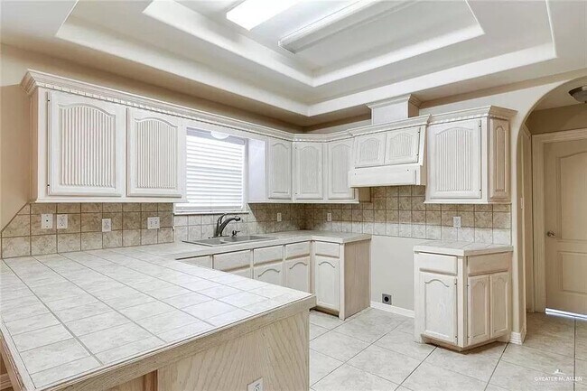 Building Photo - 17 N 45th St