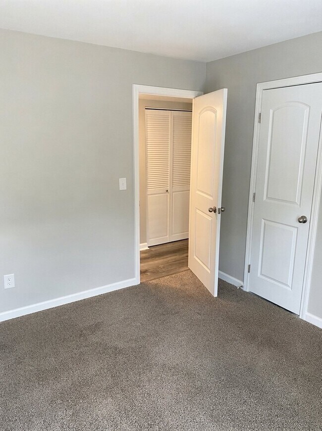 Building Photo - 1085 Merrimar Cir N