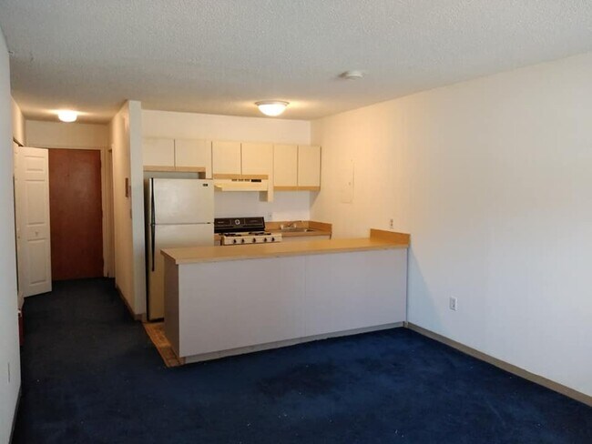 Building Photo - 8 Kenmar Dr