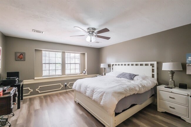 Building Photo - 6906 Pebble Beach Dr