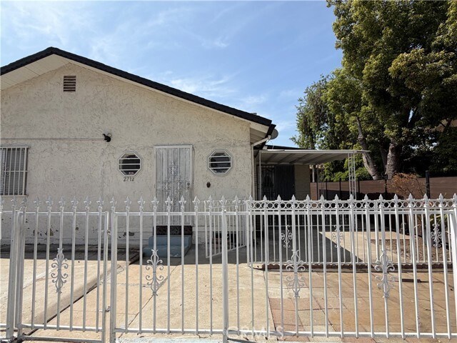 Building Photo - 2712 W Hellman Ave