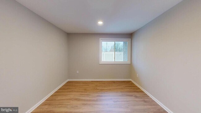 Building Photo - 564 Wilson Bridge Dr