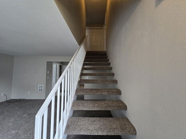 Building Photo - 110 NE Atkinson Ct