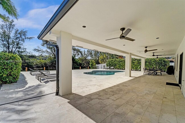 Building Photo - 915 NW 7th St