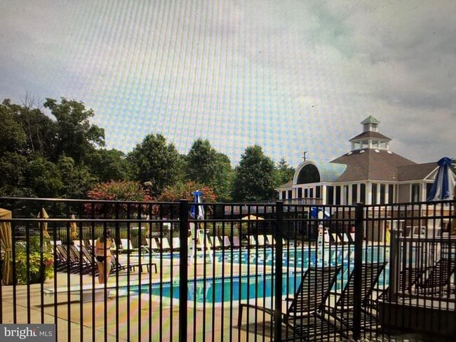 Building Photo - 6236 Walkers Croft Way