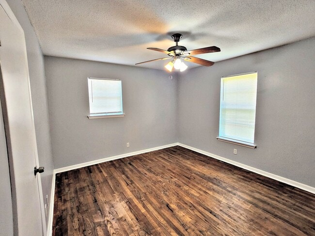 Building Photo - HOUSE FOR RENT - DECATUR