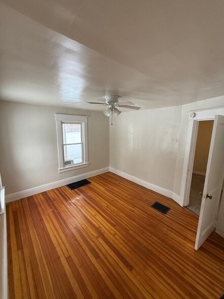 Building Photo - 421 NY-146