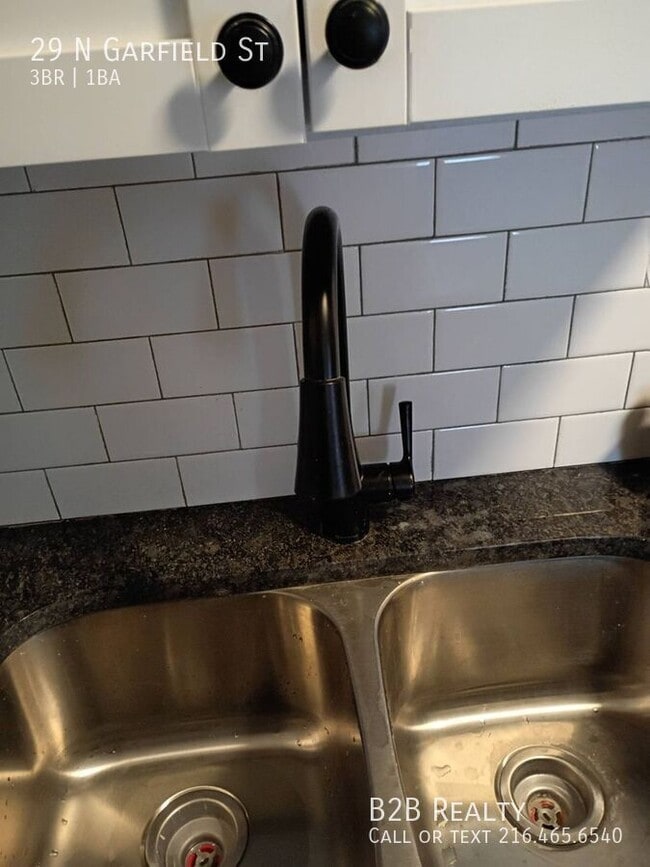 Building Photo - 29 N Garfield St