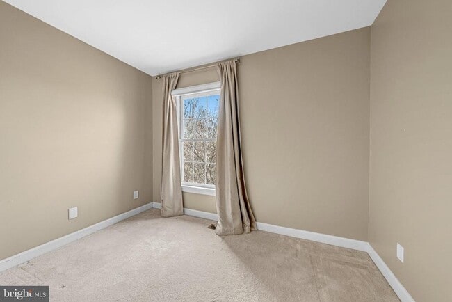 Building Photo - 4676 Kell Ln