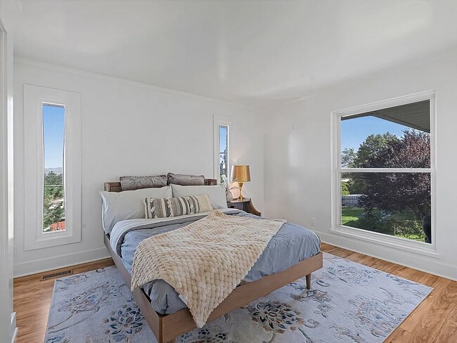 Building Photo - Updated Home in North Salt Lake with Great Views! $500 off first month rent!