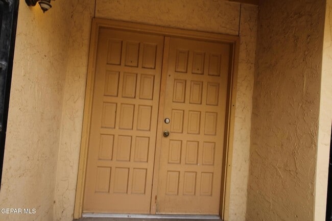 Building Photo - 10711 Ivanhoe Dr