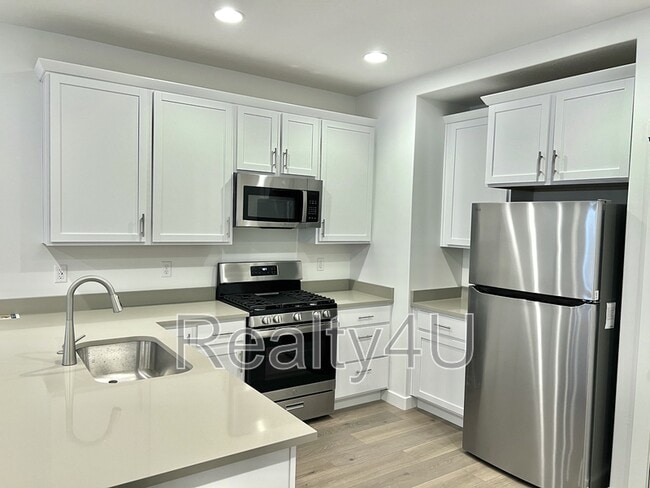 Building Photo - 3553 Hardman Way