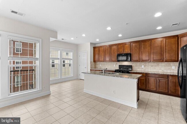 Building Photo - 42788 Lauder Terrace