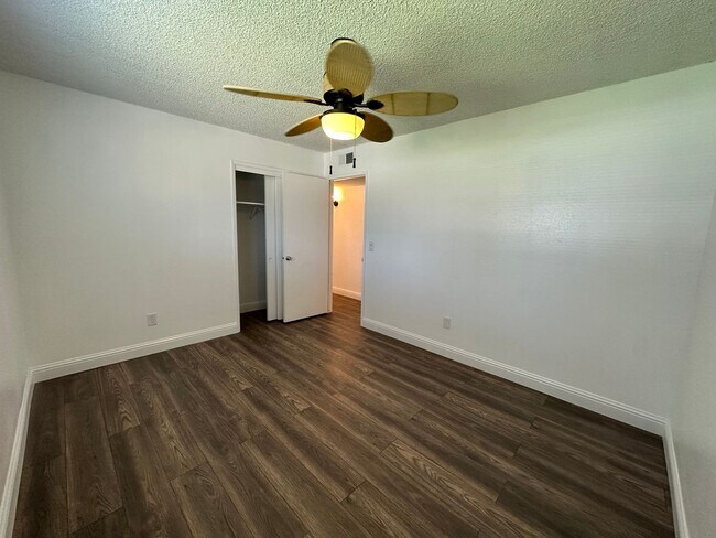 Building Photo - SW Visalia Home coming soon!!
