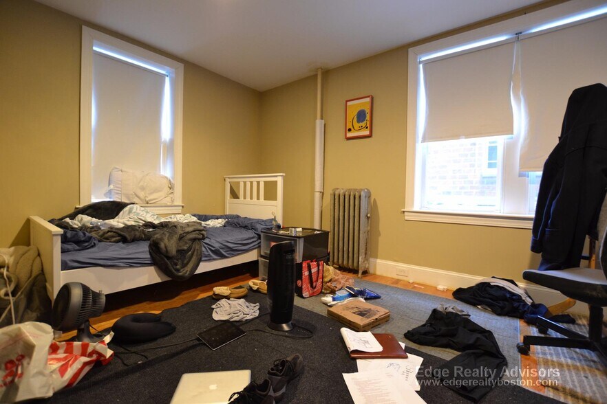 Building Photo - 54 Egmont St